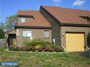 8 Matthew Dr, Ewing, NJ 08628