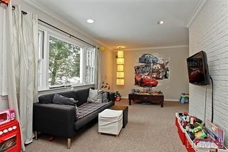 5th image of 805 Seney Ave
