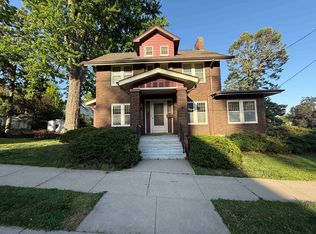 660 Alta Vista St, Dubuque, IA 52001