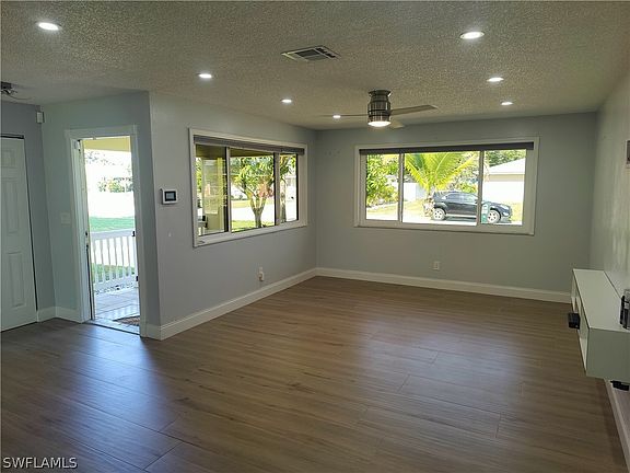 4th image of 611 NE 17th Pl