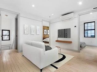 459 W 43rd St APT 1R, New York, NY 10036