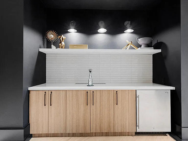 Beverage station with chilled still, chilled sparkling and instant hot water tap dispenser