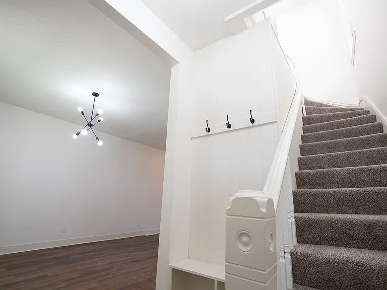 634 Northrup Ave — Photo 2