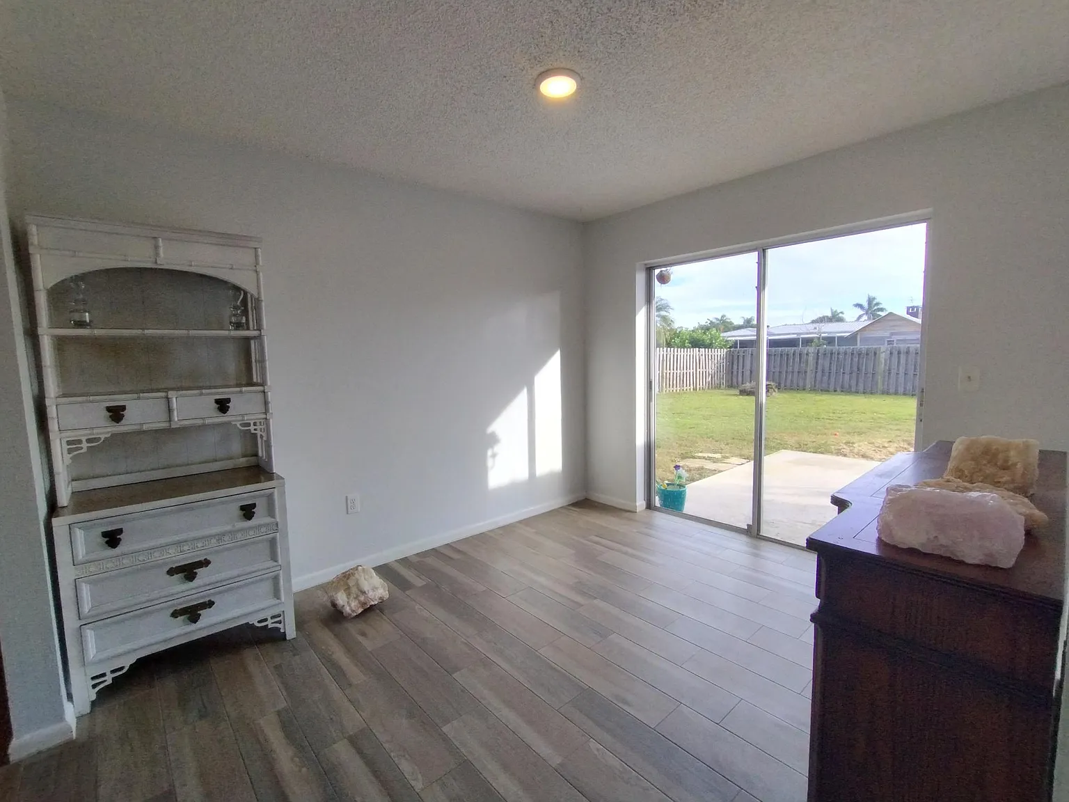 4 bed, 1414 sqft, $2,695 — Photo 3