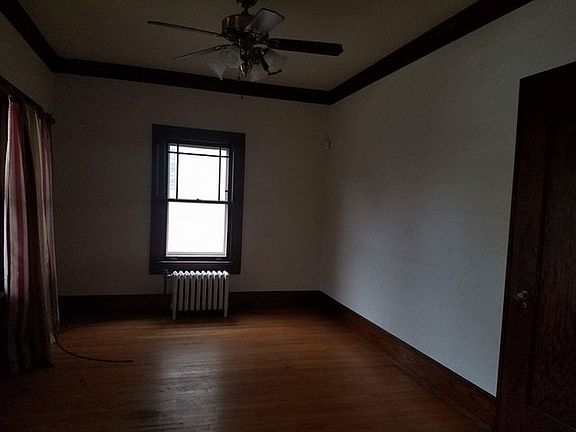 4th image of 230 Stewart Ave