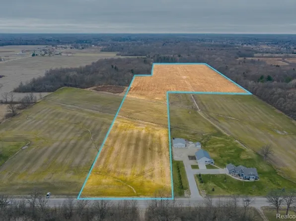 2290 S Wadhams Rd, Saint Clair, MI 48079