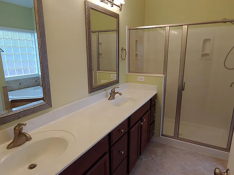 2809 Cowley Rd — Photo 9