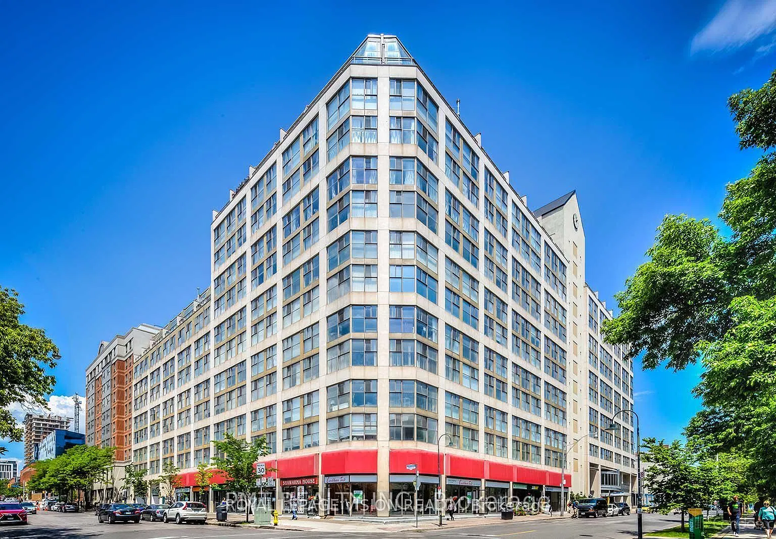 3 bed, $3,000 — Photo 1