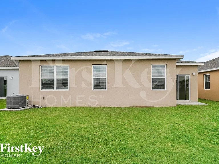 597 Crown Rose Dr — Photo 15