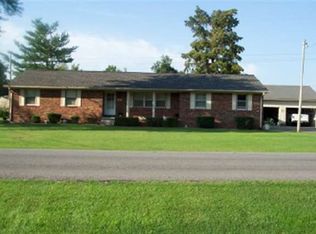 6880 Greenfield Dr, Paducah, KY 42003