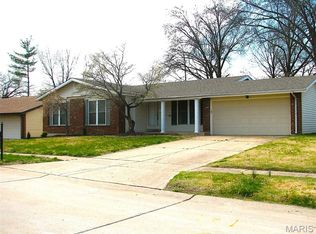 1225 Traverton Dr, Chesterfield, MO