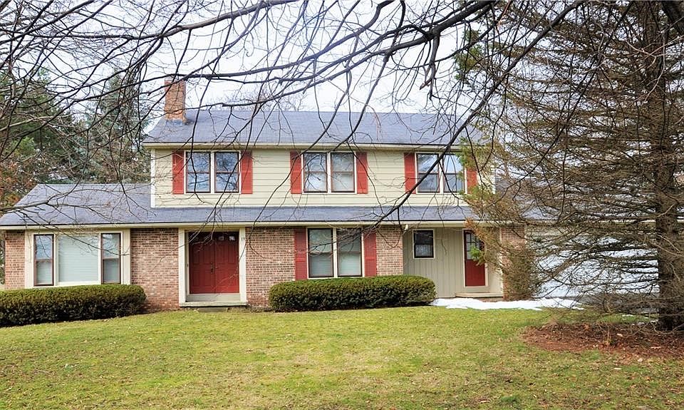 1st image of 19 Bay Colony Dr