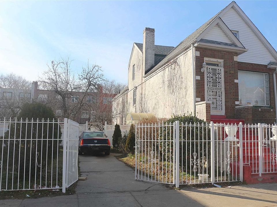 1st image of 732 E 93rd St