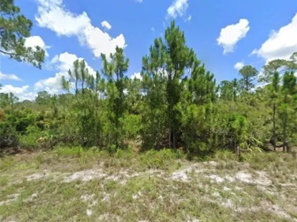 3406 72nd St W, Lehigh Acres, FL 33971