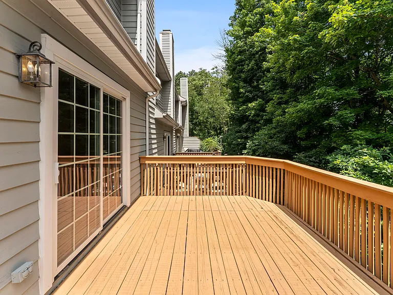105 Knollwood Ct — Photo 14