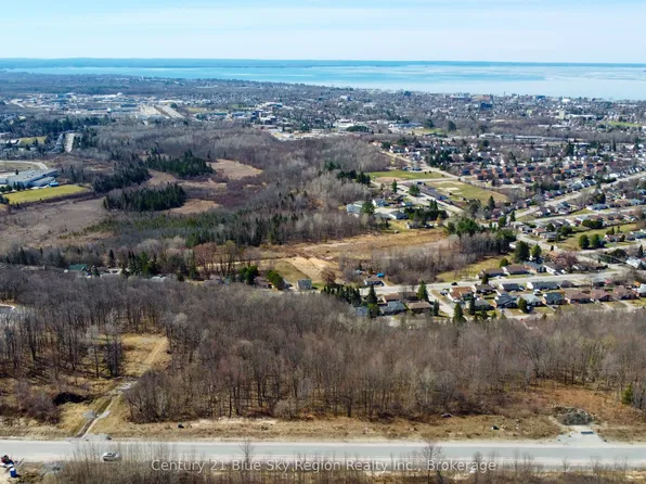 70 Kenreta Dr, North Bay, ON P1C 0A5