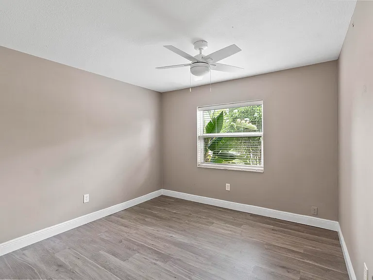 4784 Alfresco St — Photo 25