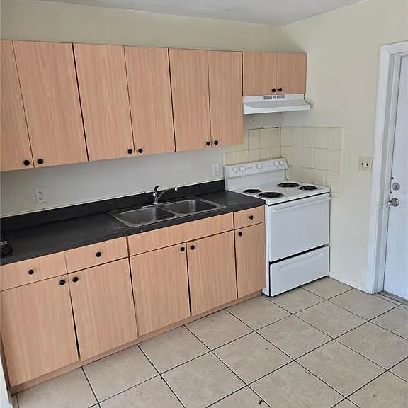 1109 E Seneca Ave #B — Photo 4