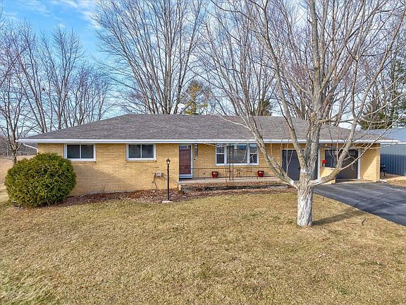3rd image of 2315 Spring Rose Rd