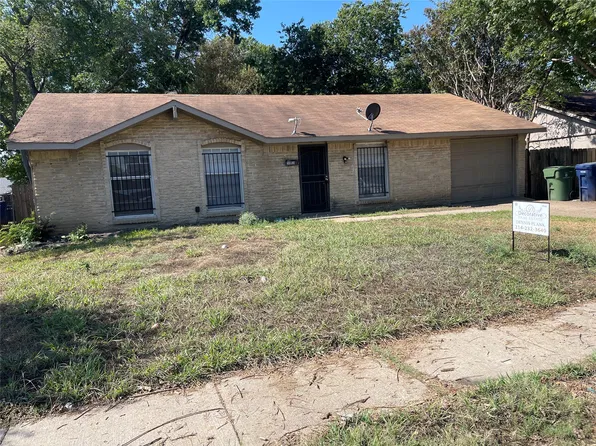 5113 Stagecoach Ln, Garland, TX 75043