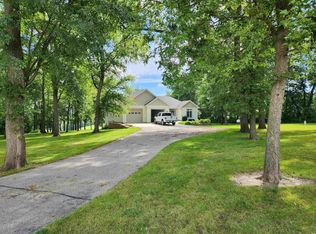 1129 Asherton Cir, Nashua, IA 50658