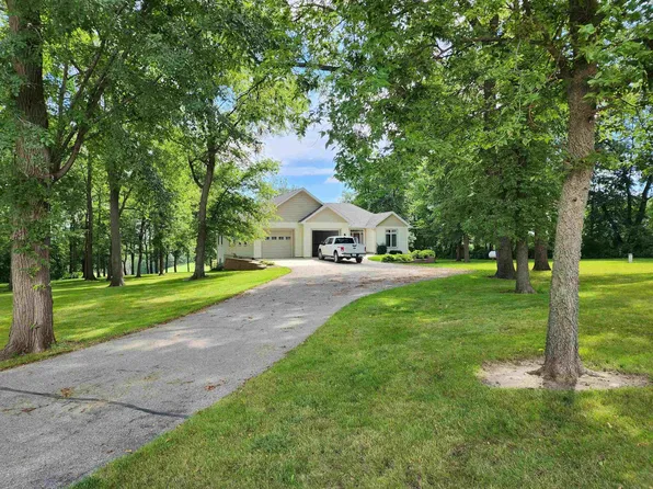 1129 Asherton Cir, Nashua, IA 50658