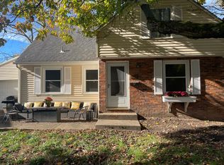 239 Lehn Springs Dr, Williamsville, NY 14221