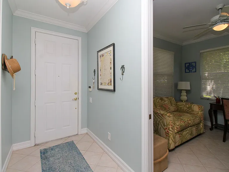 817 Carrick Bend Cir #101 — Photo 11