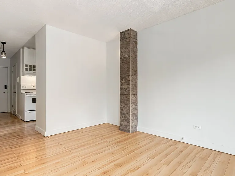 1015 Cameron Ave SW — Photo 9