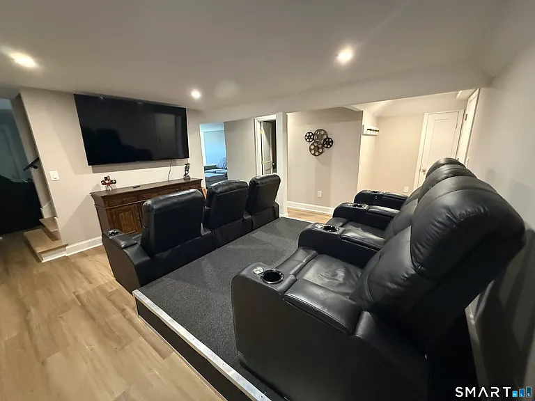 16 Candlewood Acres Rd — Photo 10