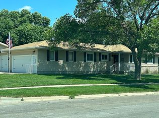 1606 Valli Hi Rd, Norfolk, NE 68701