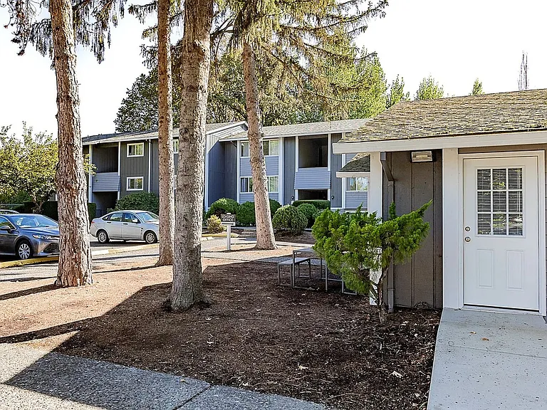 Countrywood Apartments — Photo 36