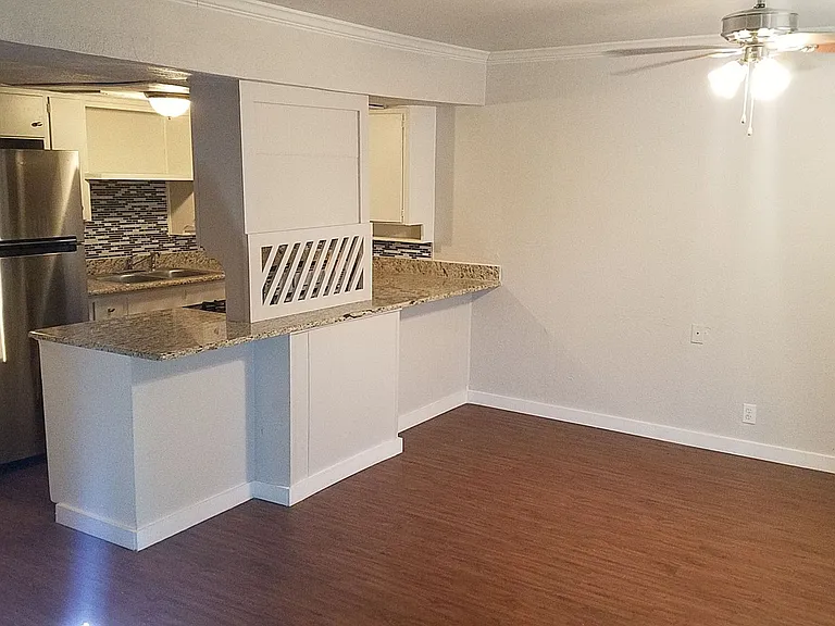 2428 Louise St #2505 — Photo 52