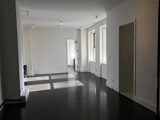 Rented by Triumph Property Group | media 6