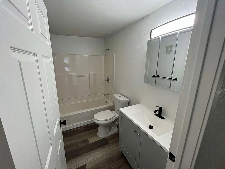 2608 W 30th Ave #J — Photo 4