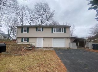 206 2nd Ave, Warwick, RI 02888