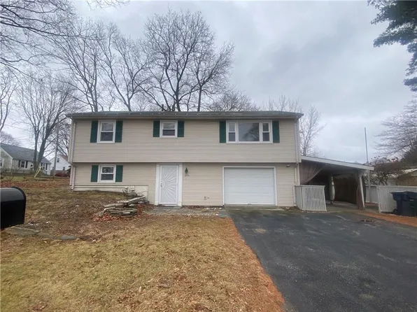 206 2nd Ave, Warwick, RI 02888