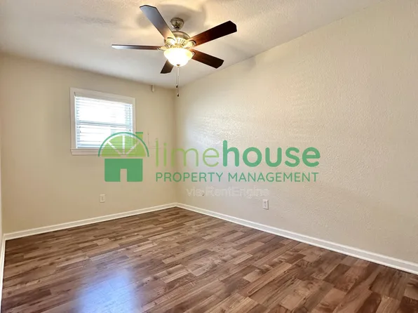 909 Leisure Sq APT 201, Virginia Beach, VA 23451
