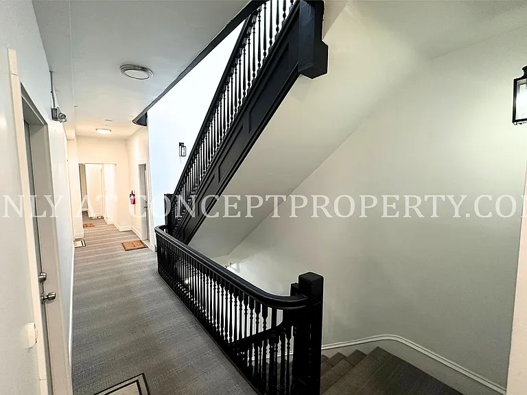 First Avenue Flats — Photo 41