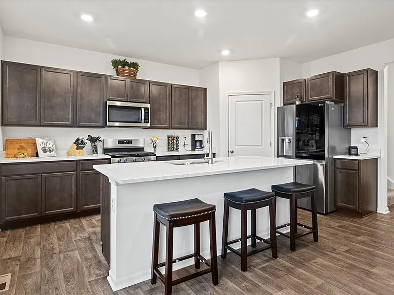 1596 Dublin Dr — Photo 6