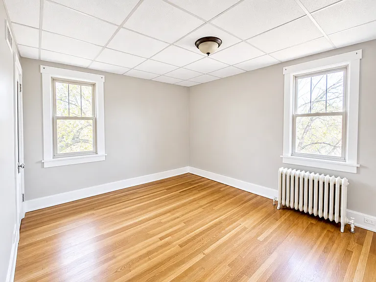 1690 Potomac Ave — Photo 6