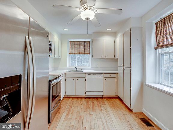 5th image of 3006 S Columbus St APT A2