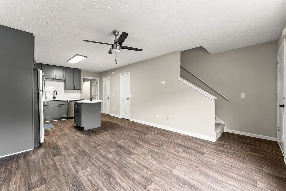 Building Photo - Brookwood Townhomes