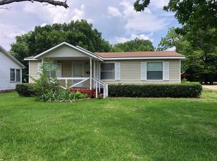 304 Bonham St, Ladonia, TX 75449