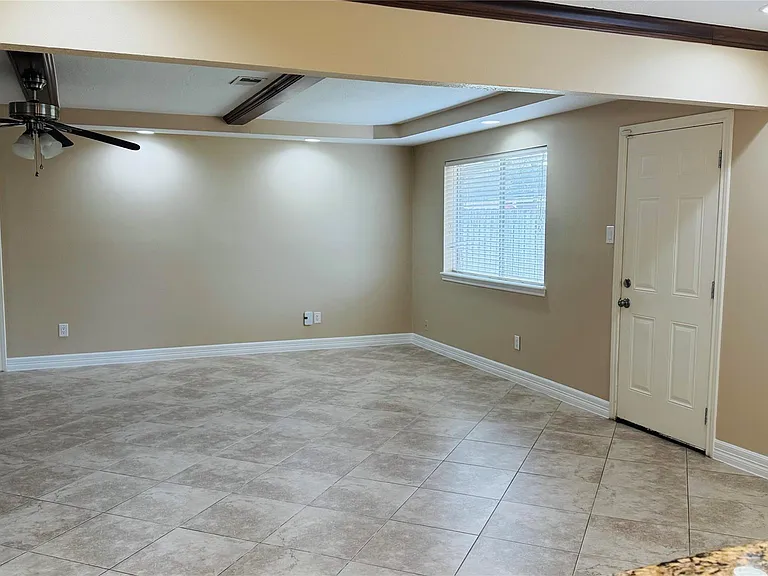 3310 Glen Spring Dr — Photo 7