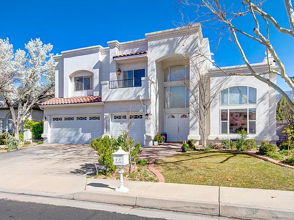 4th image of 11209 Desert Classic Ln NE
