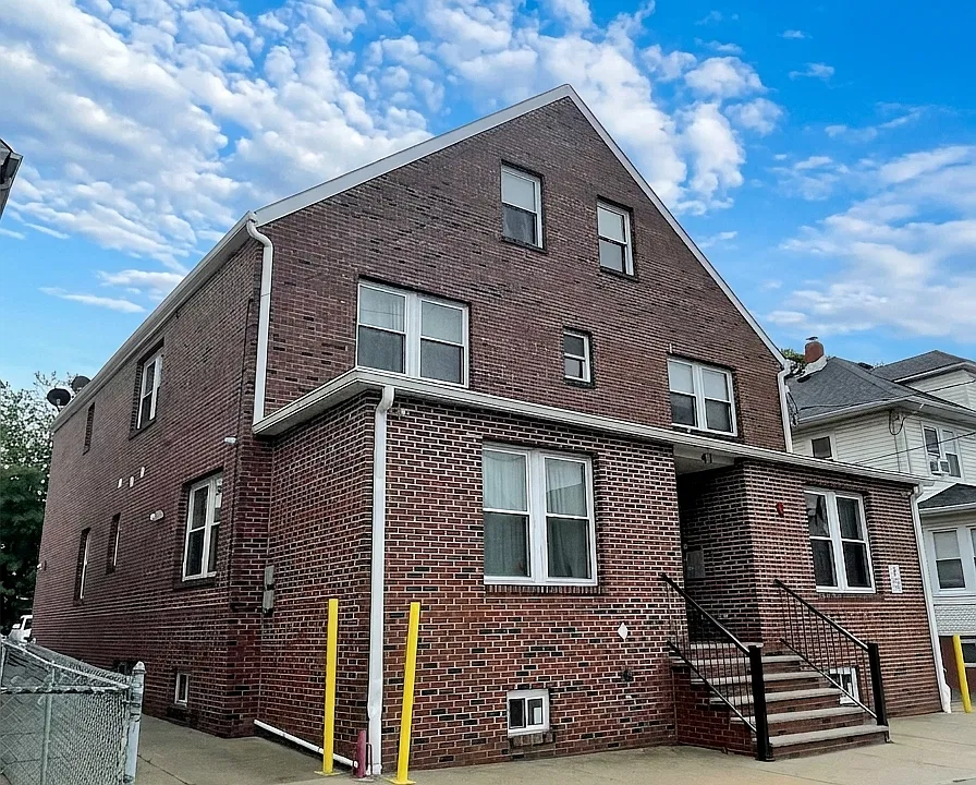 47 Campbell Ave #1L