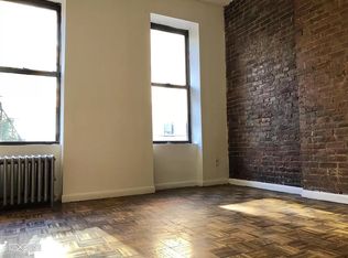 304 W 21st St #5B, New York, NY 10011