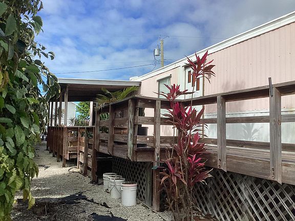 3rd image of 264 Mars Ln