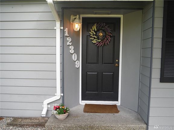 3rd image of 12309 Glenwood Ave SW